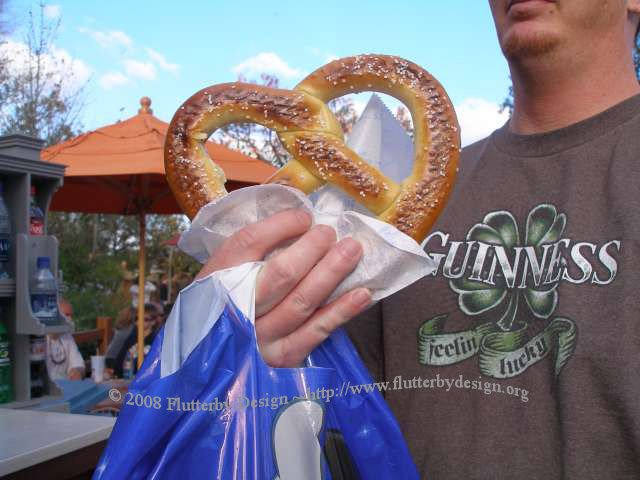 worldslargestpretzel.jpg